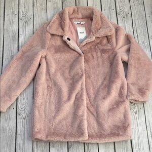 BREAKOUT womenswear PINK FAUX FUR COAT
Size S
NWT